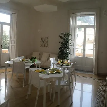 Bed And Breakfast Palazzo Natella 3* Salerno